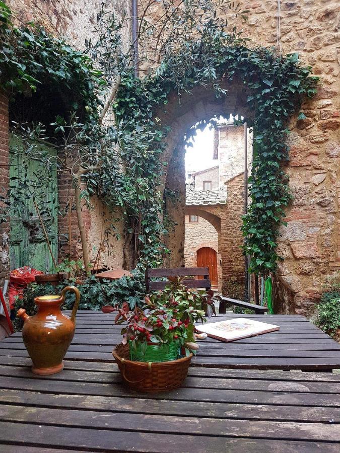 Antico Borgo Di Torri Bed & Breakfast Sovicille Exterior foto