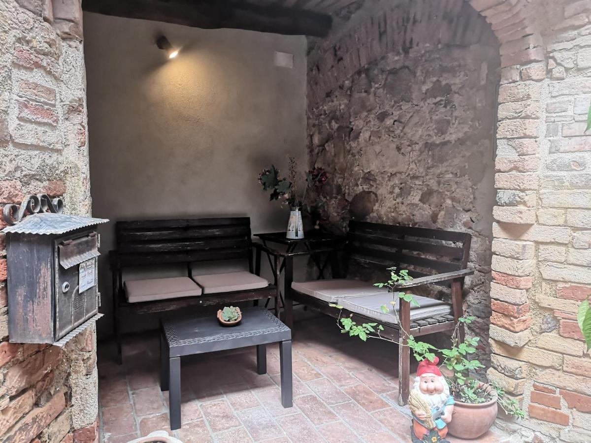 Antico Borgo Di Torri Bed & Breakfast Sovicille Exterior foto