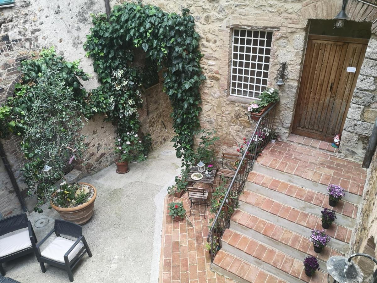 Antico Borgo Di Torri Bed & Breakfast Sovicille Exterior foto