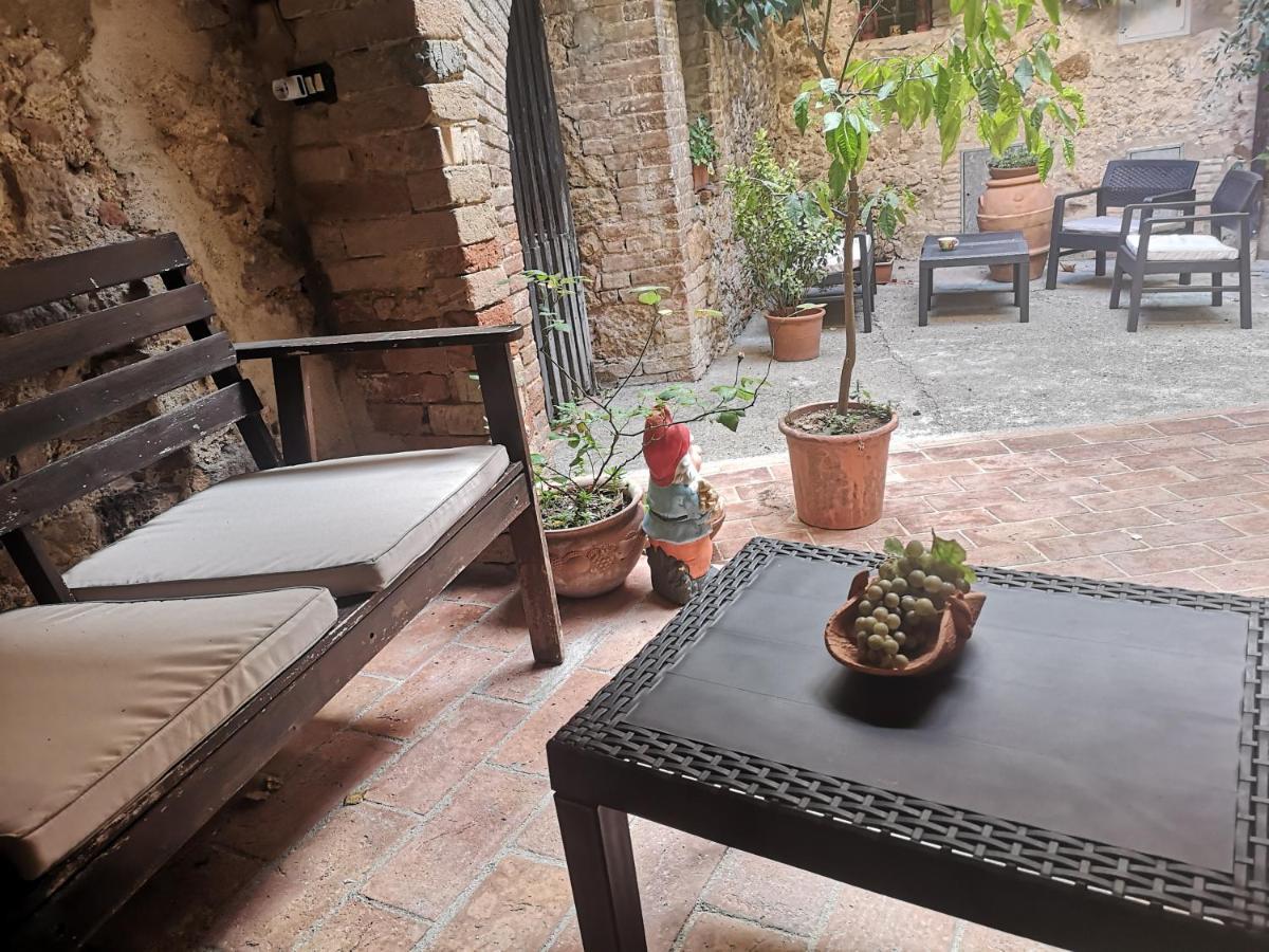 Antico Borgo Di Torri Bed & Breakfast Sovicille Exterior foto