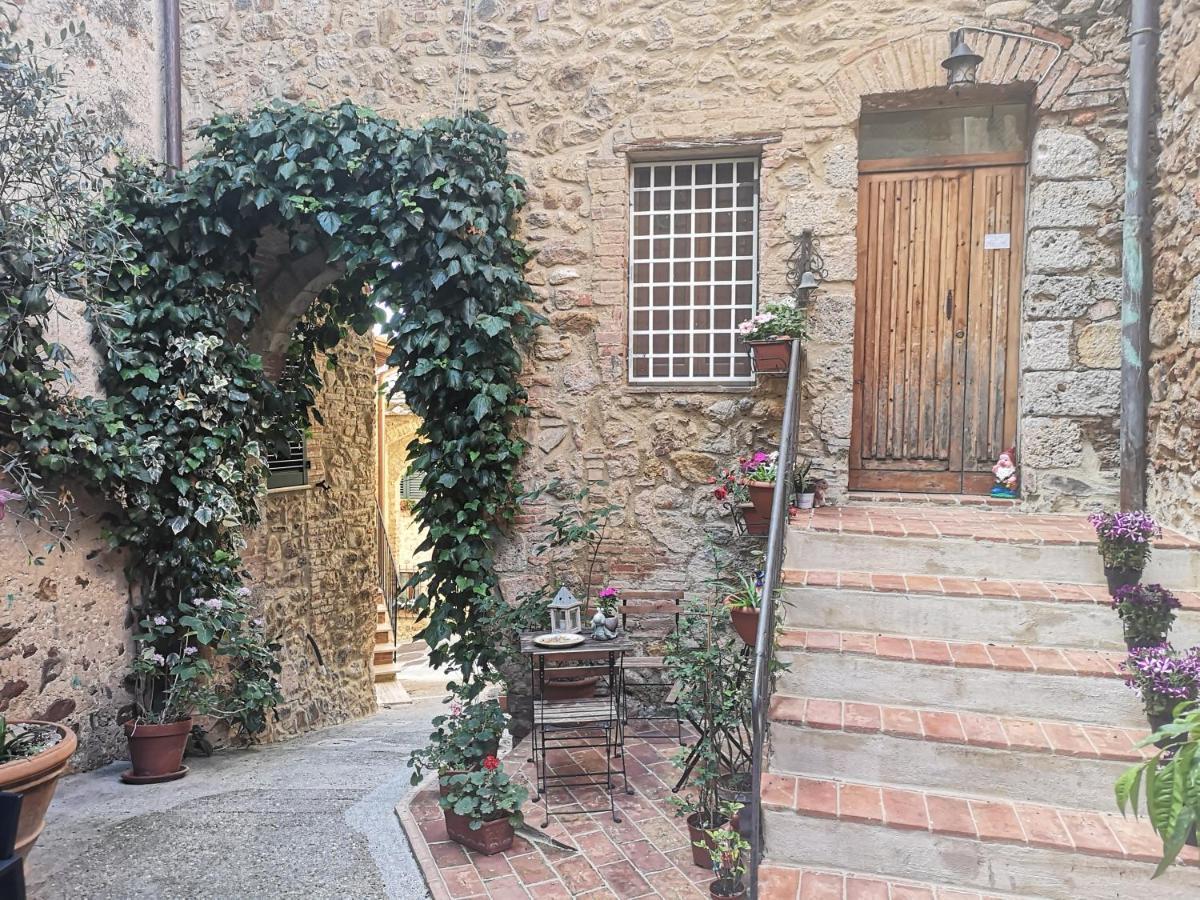 Antico Borgo Di Torri Bed & Breakfast Sovicille Exterior foto