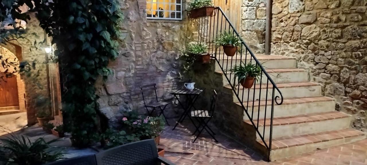 Antico Borgo Di Torri Bed & Breakfast Sovicille Exterior foto